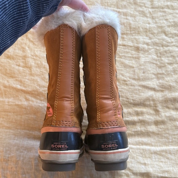 Sorel kids Joan of Arctic Boots - Picture 11 of 17